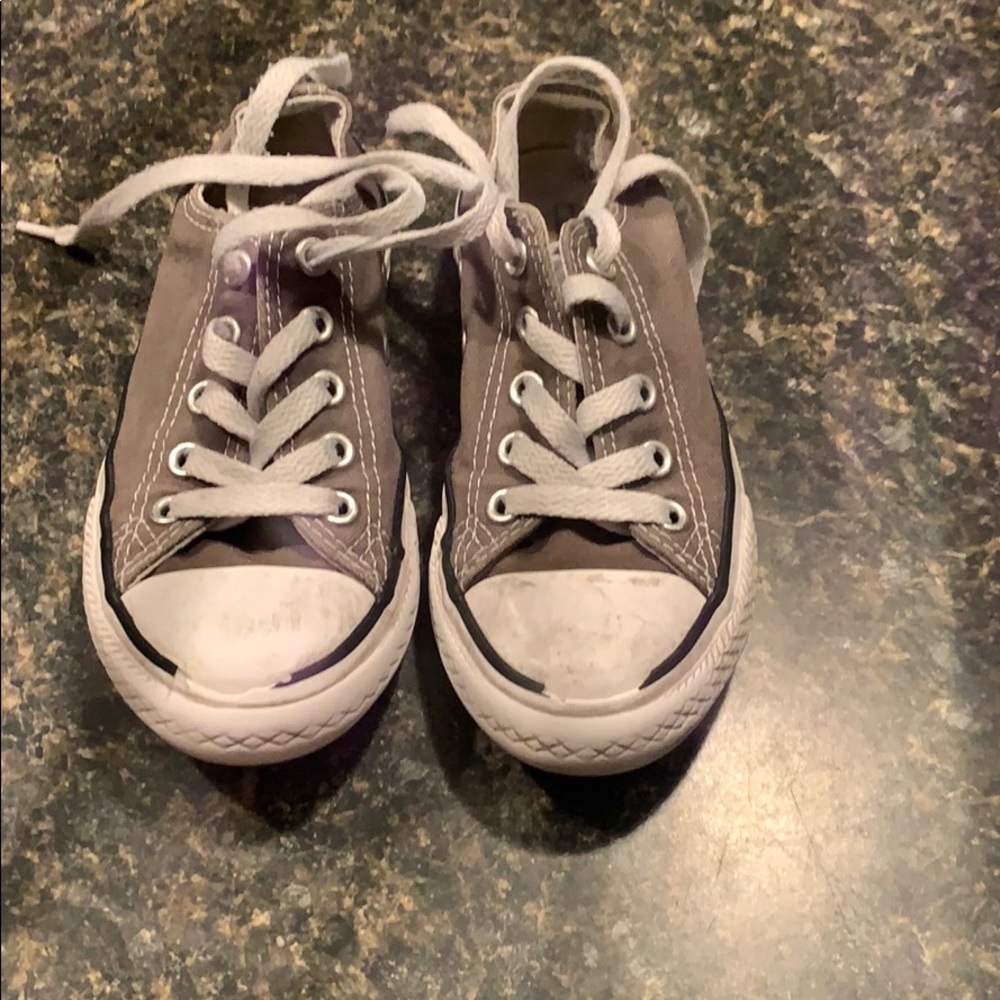 Boys converse